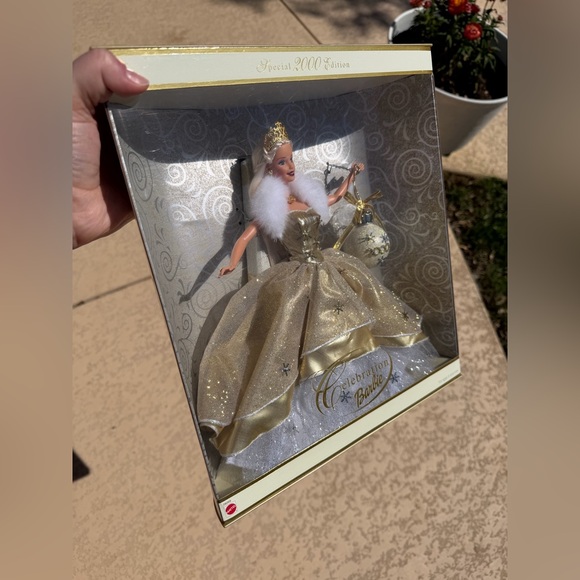 New Barbie Celebration 2000 Edition Doll Special Collector's Item- Mattel 28269 - Picture 4 of 8